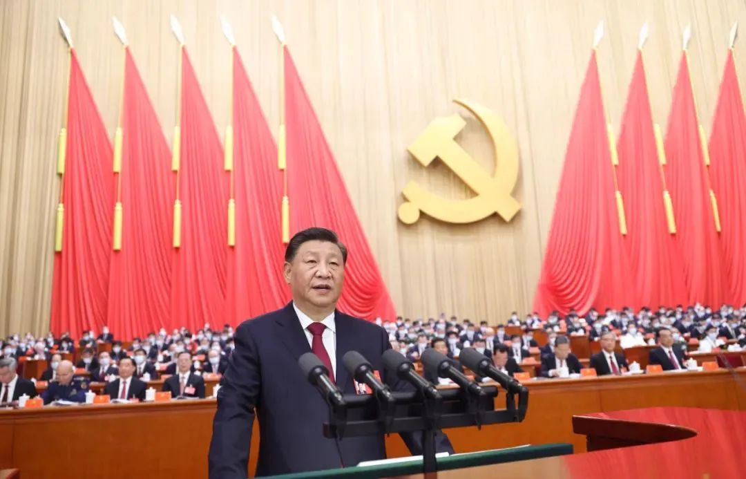 习近平代表第十九届中央委员会向大会作报告。2.png