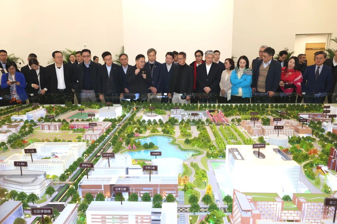 香港特区代表团考察北京城市副中心,学习借鉴规划建设管理经验-压缩.jpg 香港特区代表团考察北京城市副中心,学习借鉴规划建设管理经验-压缩.jpg