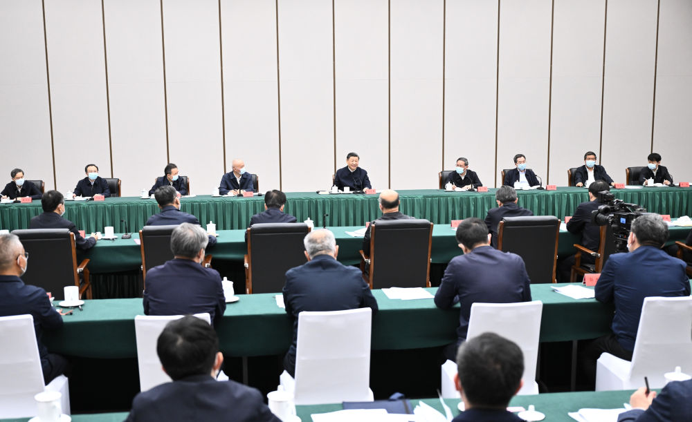 5月10日，中共中央总书记、国家主席、中央军委主席习近平在河北省雄安新区考察，并主持召开高标准高质量推进雄安新区建设座谈会。这是10日下午，习近平主持召开高标准高质量推进雄安新区建设座谈会并发表重要讲话。新华社记者 燕雁 摄.jpg
