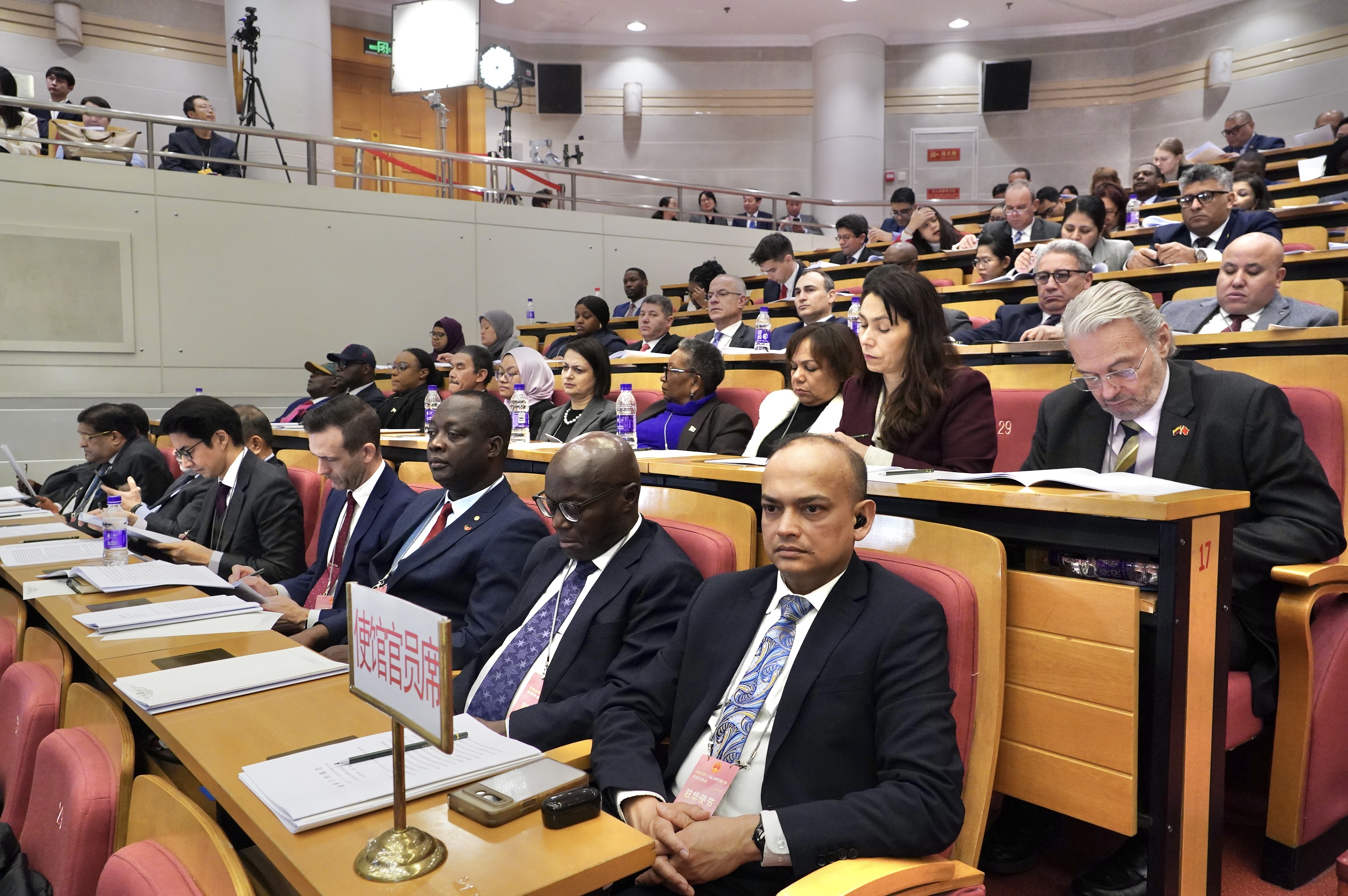 31fcc0f09af044b2826a7625bda5da36.jpg 31fcc0f09af044b2826a7625bda5da36.jpg