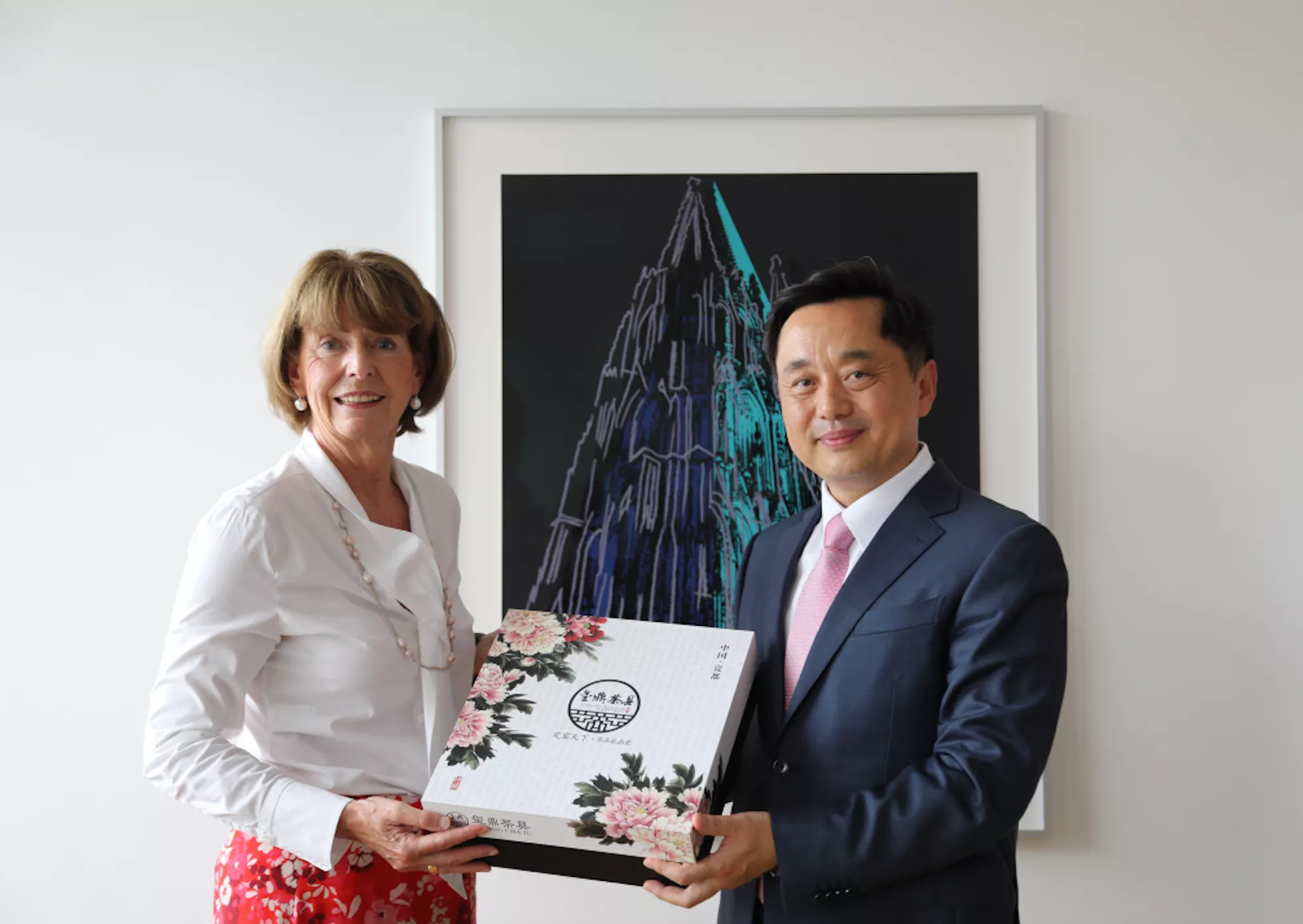 驻杜塞尔多夫总领事杜春国拜会德国科隆市市长何珂.png